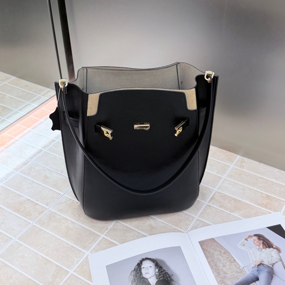 Nowa torba typu bucket bag w s – Luxury Bags Leather recenzja i cena